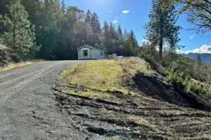 1050 Wards Creek Rd, Rogue River, OR 97537 - Photo 2