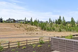 3122 NW Crossing Dr, Bend, OR 97703 - Photo 46