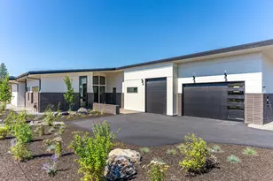 3122 NW Crossing Dr, Bend, OR 97703 - Photo 4