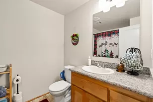 545 N Heights Dr, Eagle Point, OR 97524 - Photo 14