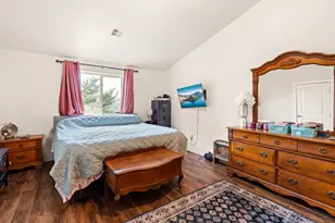 545 N Heights Dr, Eagle Point, OR 97524 - Photo 12