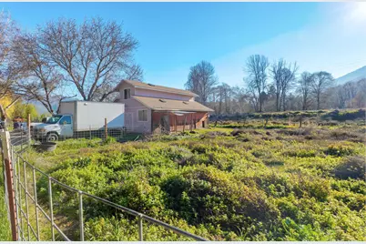 9395 Highway 238, Jacksonville, OR 97530 - Photo 16