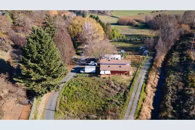 9395 Highway 238, Jacksonville, OR 97530 - Photo 26