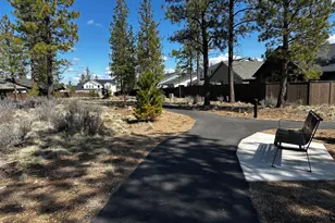 1391 NW Ochoa Dr, Bend, OR 97703 - Photo 10