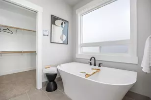 1391 NW Ochoa Dr, Bend, OR 97703 - Photo 8