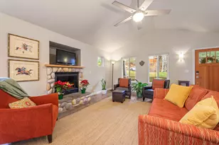 2463 NW Monterey Pines Dr, Bend, OR 97703 - Photo 4