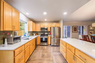 2463 NW Monterey Pines Dr, Bend, OR 97703 - Photo 6