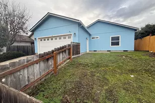 834 Isherwood Dr, Central Point, OR 97502 - Photo 14