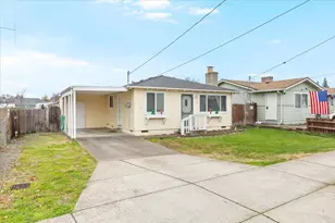 166 Mace Rd, Medford, OR 97501 - Photo 1