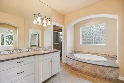 3269 NW Fairway Heights Drive, Bend, OR 97703 - Photo 4