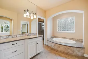 3269 NW Fairway Heights Dr, Bend, OR 97703 - Photo 4