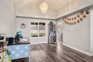 2754 Juanita Ave, Medford, OR 97504 - Photo 4