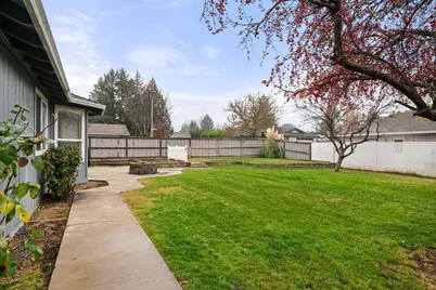 2754 Juanita Avenue, Medford, OR 97504 - Photo 24