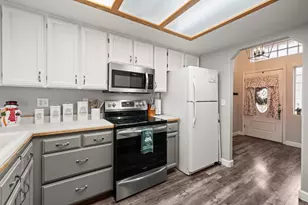 2754 Juanita Ave, Medford, OR 97504 - Photo 8