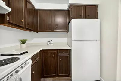 821 E 10th Street, Medford, OR 97504 - Photo 12