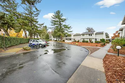 821 E 10th Street, Medford, OR 97504 - Photo 28