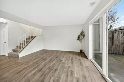 821 E 10th Street, Medford, OR 97504 - Photo 16