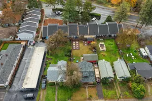 821 E 10th St, Medford, OR 97504 - Photo 36