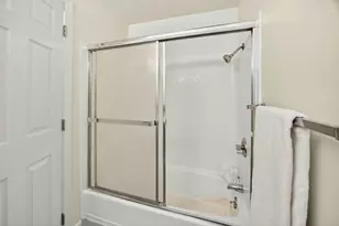 821 E 10th St, Medford, OR 97504 - Photo 24