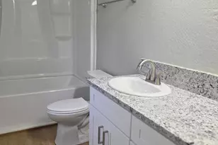 633 E Archwood Dr, Eagle Point, OR 97524 - Photo 14