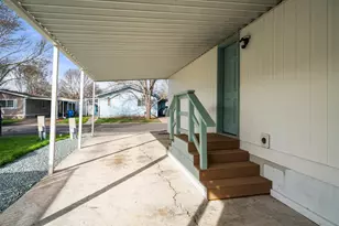 633 E Archwood Dr, Eagle Point, OR 97524 - Photo 30