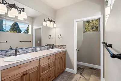 11090 Desert Sky Loop, Redmond, OR 97756 - Photo 16