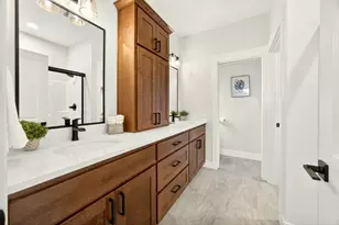 348 Cascade Dr, Central Point, OR 97502 - Photo 22