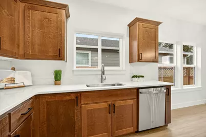 348 Cascade Drive, Central Point, OR 97502 - Photo 14