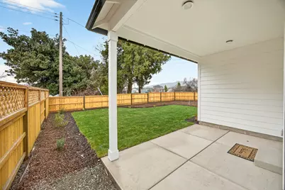 348 Cascade Drive, Central Point, OR 97502 - Photo 38