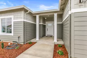 3742 Carlin Dr, Medford, OR 97504 - Photo 4