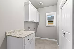 3742 Carlin Dr, Medford, OR 97504 - Photo 32