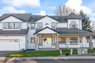 221 SW Meadow Lakes Dr, Prineville, OR 97754 - Photo 2