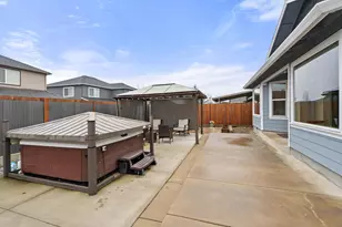 1758 Pearl Eye Ln, Medford, OR 97504 - Photo 26