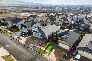 1758 Pearl Eye Ln, Medford, OR 97504 - Photo 38