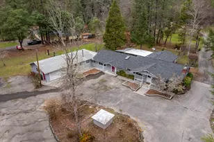 234 Penny Ln, Grants Pass, OR 97527 - Photo 2