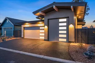 3310 NW Leavitt Ln, Bend, OR 97703 - Photo 48