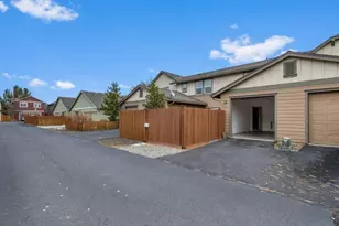 61704 Marigold Ln, Bend, OR 97702 - Photo 26