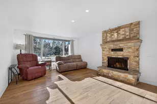 21058 Azalia Ave, Bend, OR 97702 - Photo 4