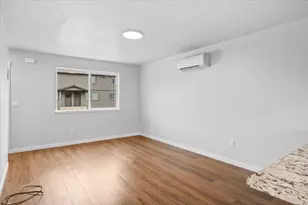 610 N Main St, Phoenix, OR 97535 - Photo 6