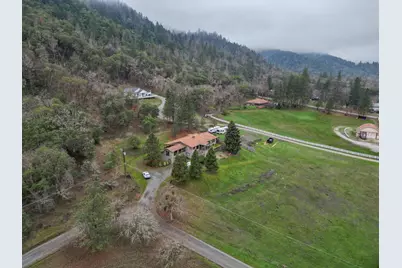 4644 Glen Echo Way, Central Point, OR 97502 - Photo 2
