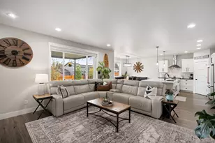 61394 Coachman Way, Bend, OR 97702 - Photo 10