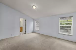 2325 NE Wintergreen Dr, Bend, OR 97701 - Photo 20
