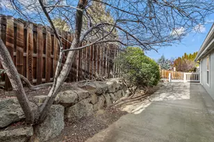 2325 NE Wintergreen Dr, Bend, OR 97701 - Photo 38