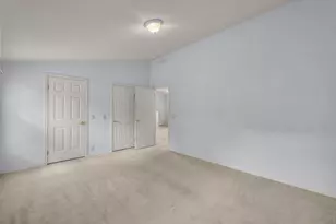 2325 NE Wintergreen Dr, Bend, OR 97701 - Photo 22