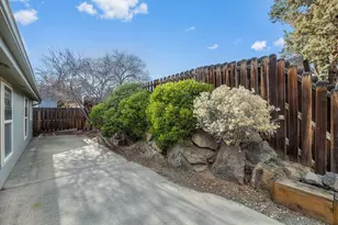 2325 NE Wintergreen Dr, Bend, OR 97701 - Photo 40