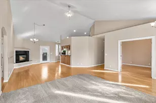 142 Whispering Dr, Grants Pass, OR 97527 - Photo 4