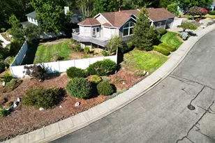 212 Wagon Wheel Dr, Grants Pass, OR 97527 - Photo 4