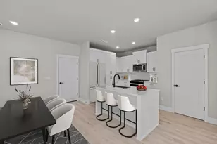 60848 SE Epic Pl, Bend, OR 97702 - Photo 4