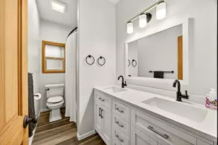 5650 Kane Creek Rd, Central Point, OR 97502 - Photo 24