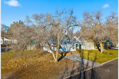 425 SW 12th Street, Redmond, OR 97756 - Photo 22